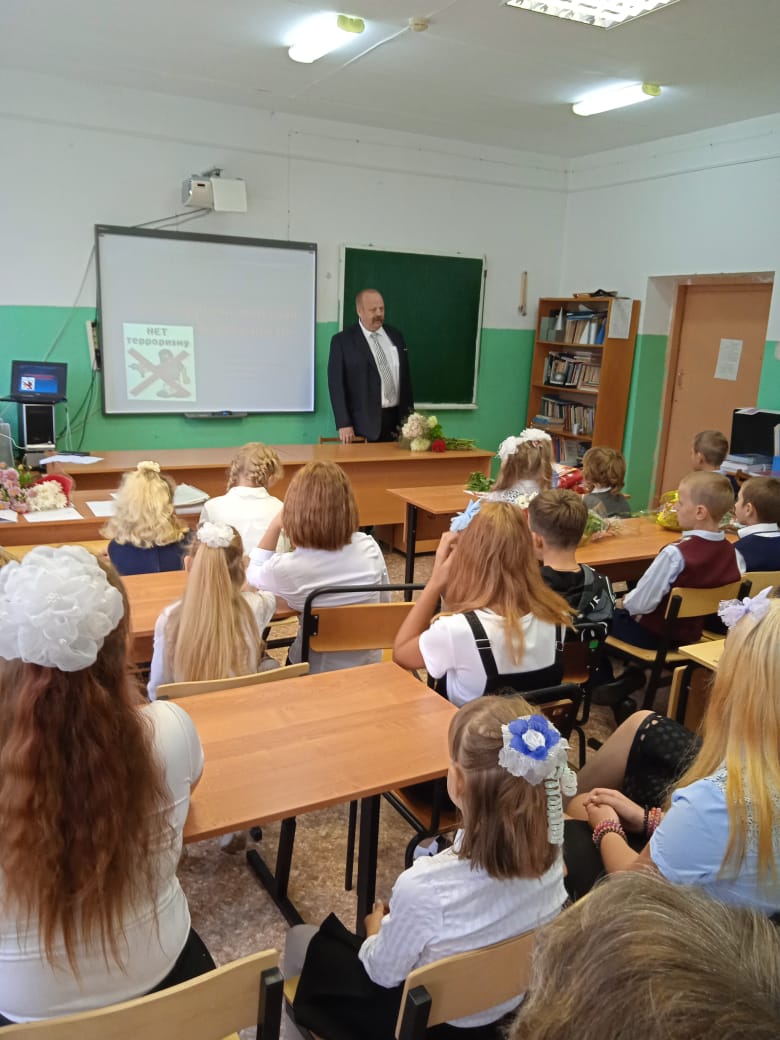 А.А.Нестеров в Мазской ОШ.jpg