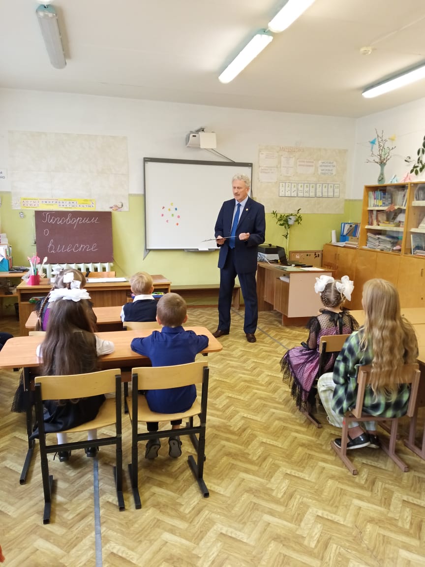 А.И.Романенков в Барановском СП Мазской ОШ.jpg